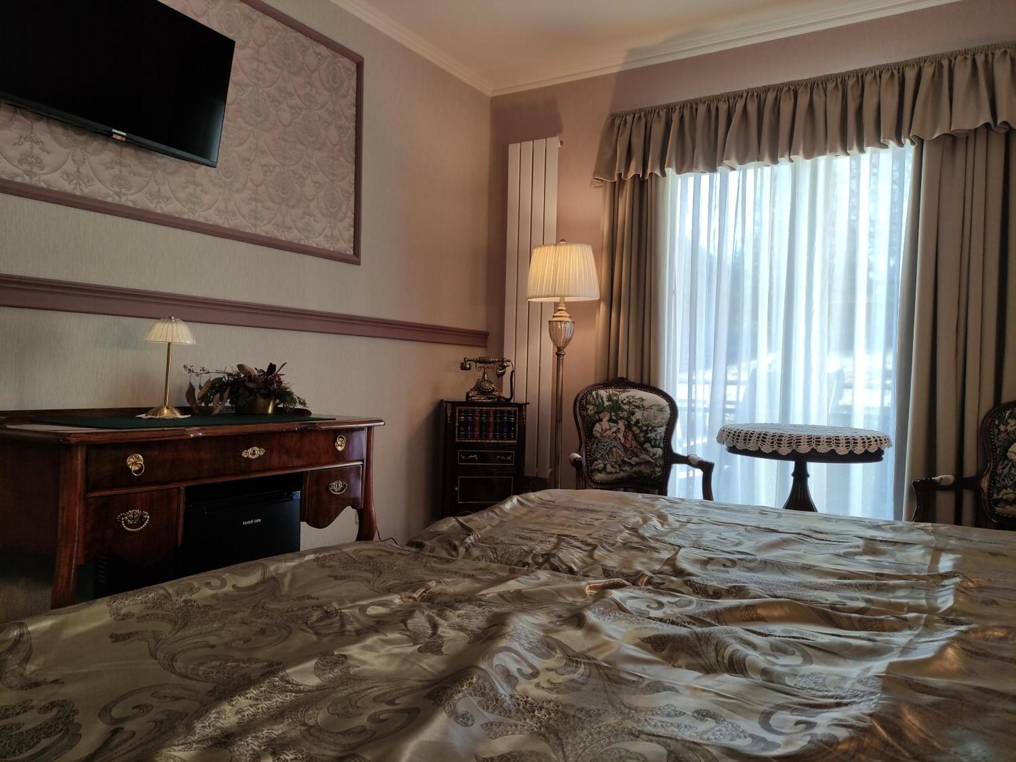 Pilgrims Inn Крайша Экстерьер фото