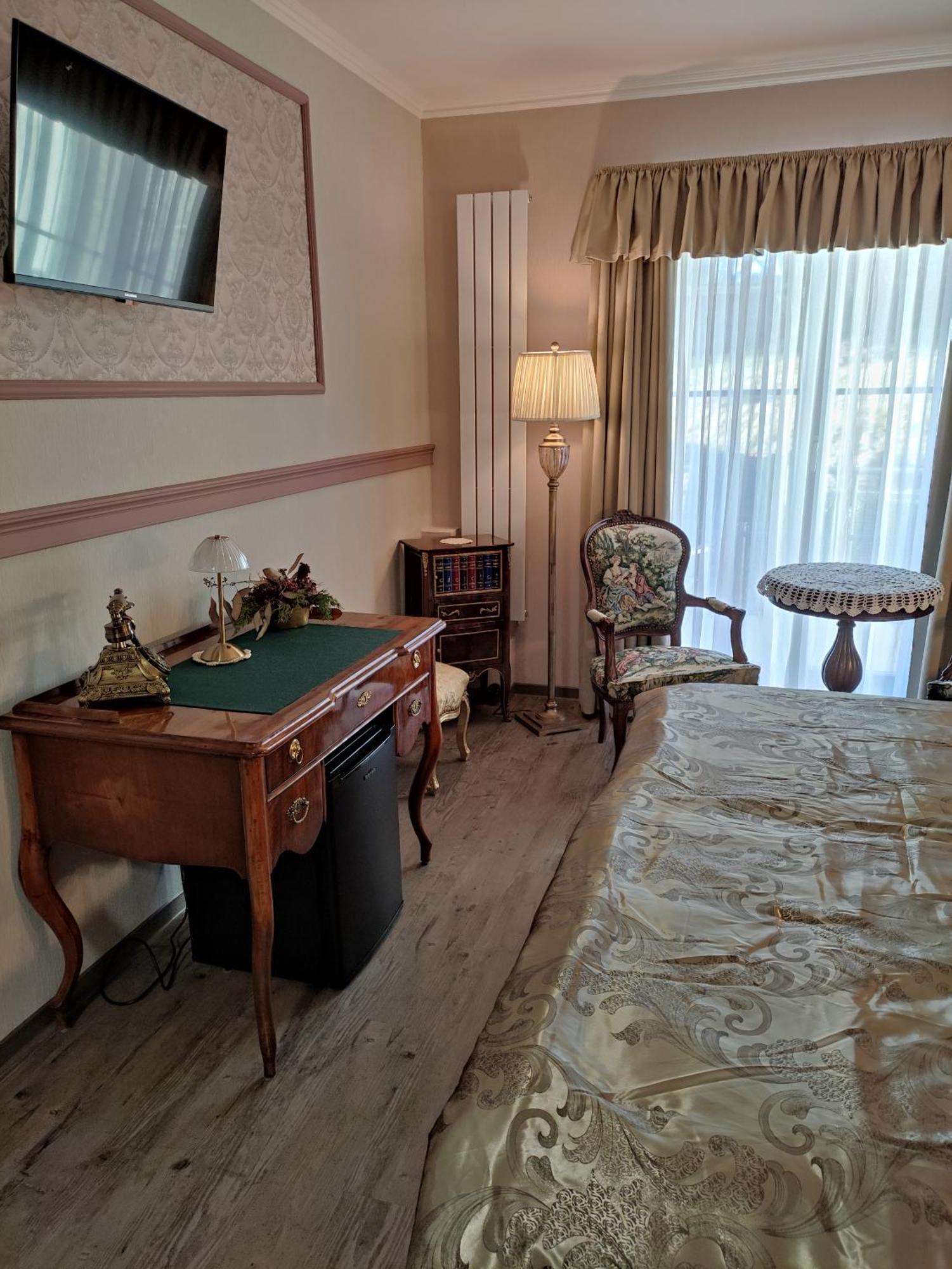 Pilgrims Inn Крайша Экстерьер фото