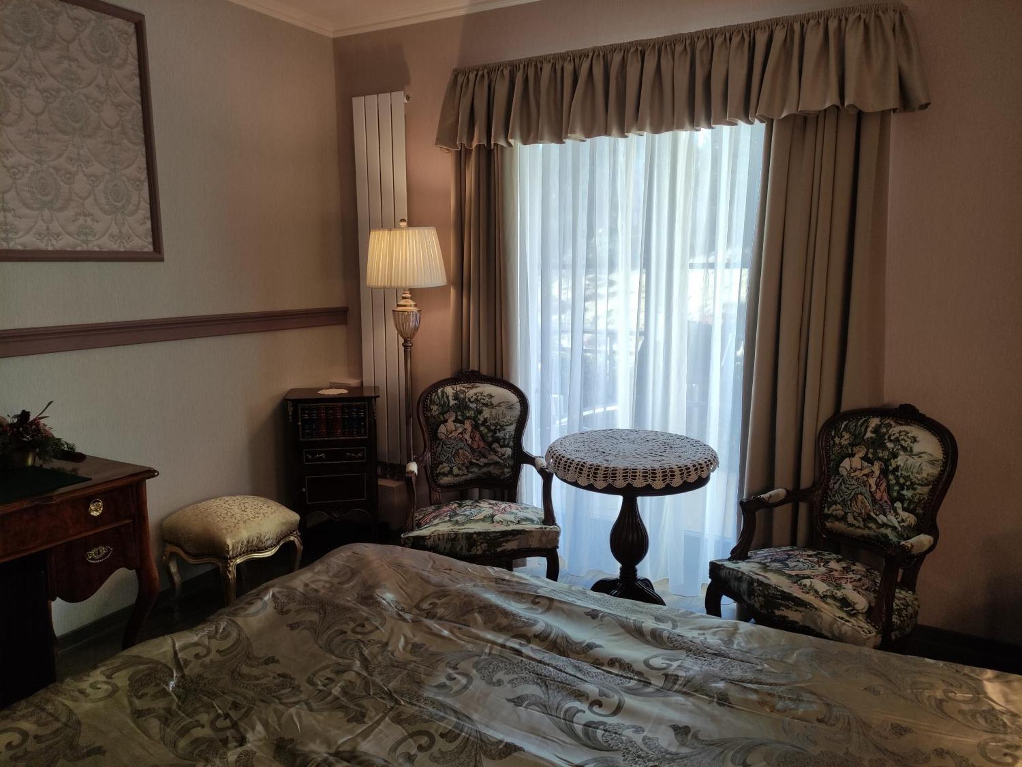 Pilgrims Inn Крайша Экстерьер фото